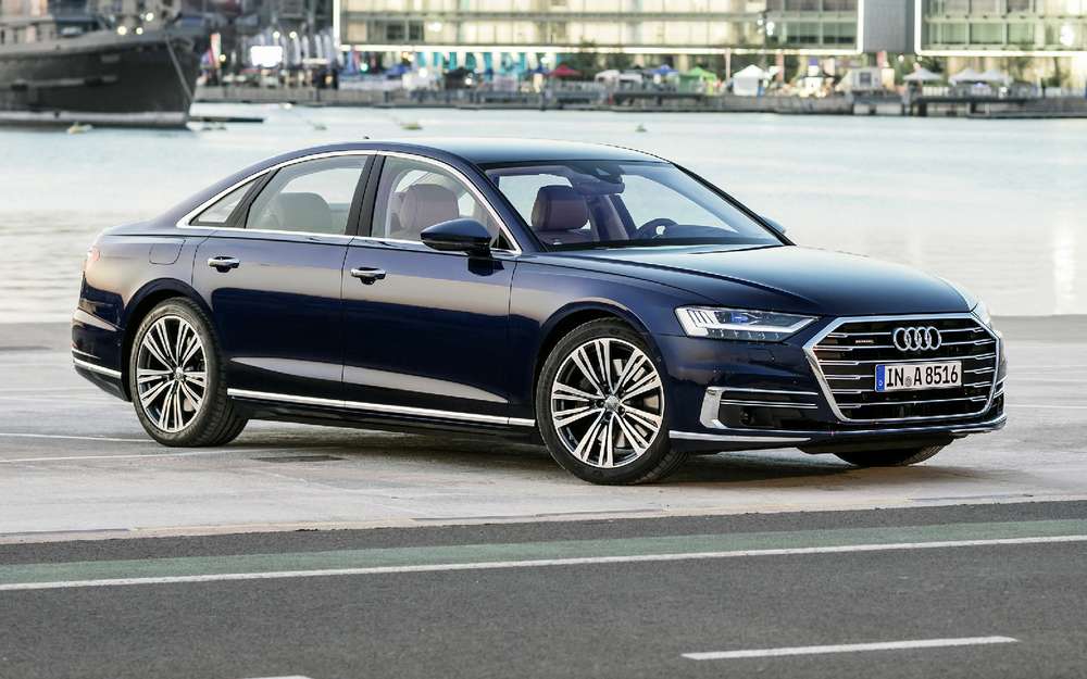 Розбираємо новий Audi А8 по електромоторчиків, сенсорам і пневмокамері і шукаємо чарівні палички новачка в боротьбі за потенційних клієнтів