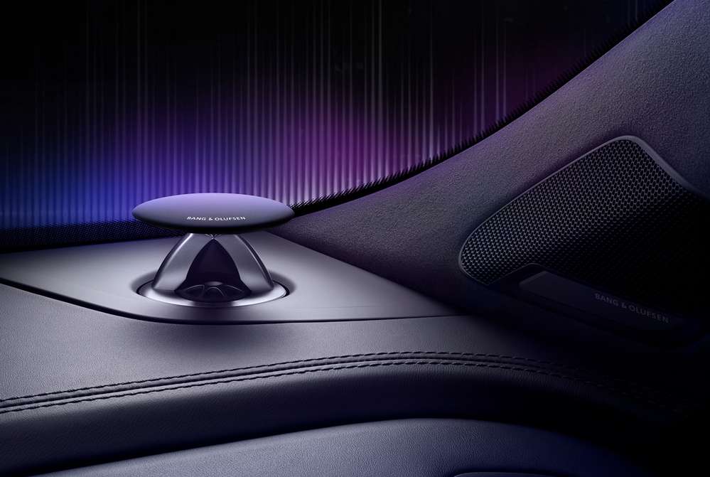 Перевіряємо позашляховики Land Rover Discovery, Audi Q7, Volvo XC90 та BMW X5 асфальтом і бездоріжжям