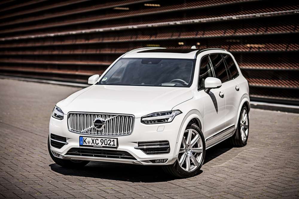 Причина відкликання - можлива несправність подушок безпеки