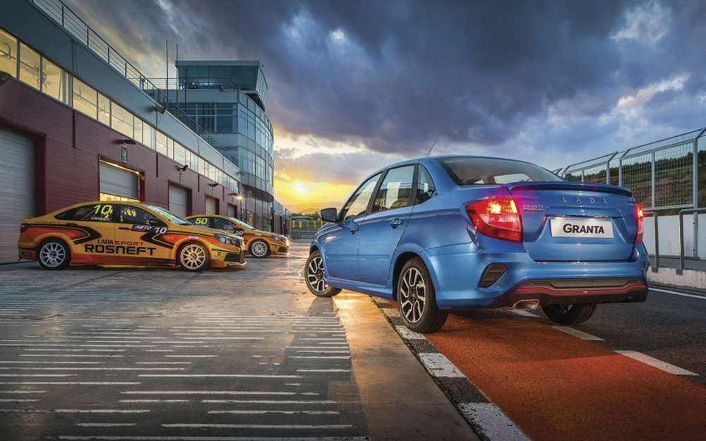 Автомобіль ще не з'явився у дилерів, але його вже можна замовити за ціною від 629 900 рублів