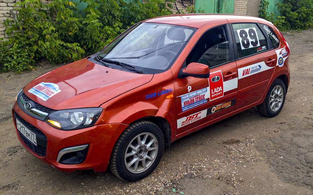 «За кермом» зібрав для вас все більш-менш значущі епізоди, коли під відкликання потрапляла продукція під маркою Lada