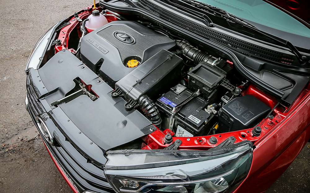 Сервісна кампанія стосується машин Note і Tiida - небезпечні ейрбегамі виявили і на цих моделях