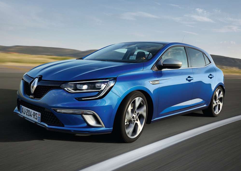 Водій французького хетчбека залишився живий і отримав порівняно невеликі травми