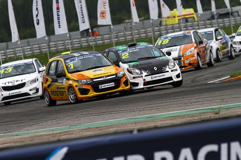 Хоча продукція іспанської «дочки» Volkswagen Group в Росії не представлена, складно пройти повз рестайлінгового красеня SEAT Leon, який оновився через п'ять років після свого народження