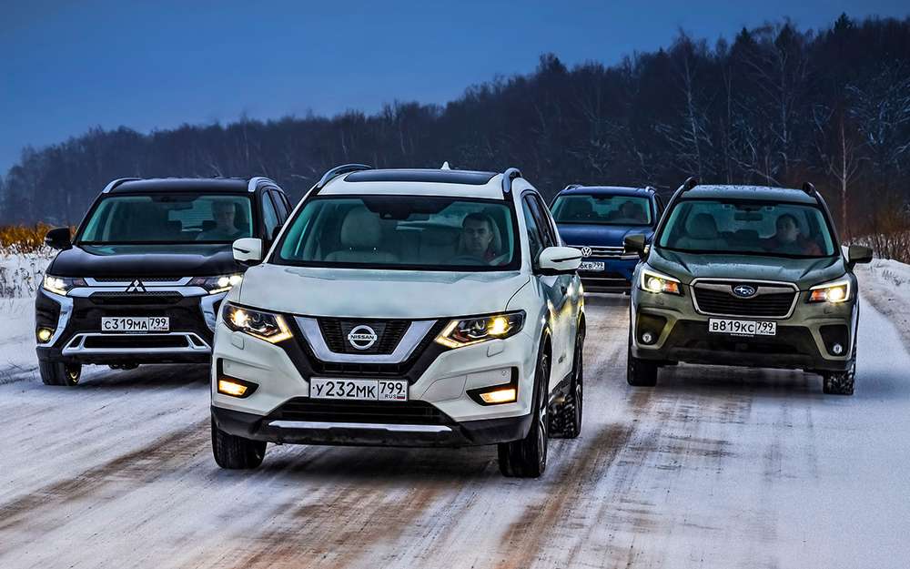 Версія з турбодизелем пропонується в чотирьох комплектаціях за ціною від 2,1 млн рублів