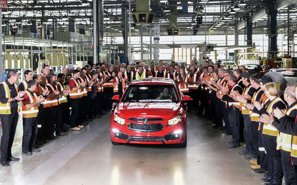 Lexus LS 500, Genesis G90 і Cadillac CT6 - «За кермом» виглядає кращий представницький седан в цій VIP-трійці