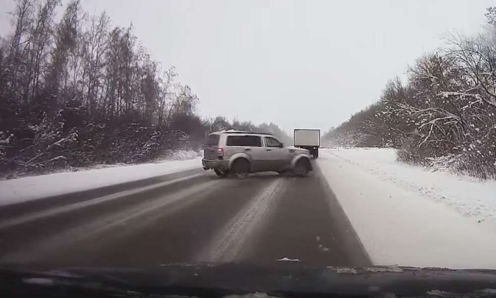 З'явившись в 1992 році, він моментально заробив славу некерованого снаряда, що відрізняється до того ж підвищеної ненадійністю