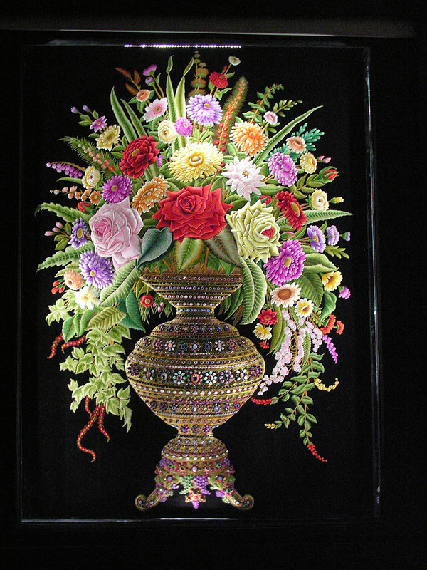 Наприклад, вишивка «Добрий пастир» (2,52 × 1,9 м) - цю роботу Шамсуддін вишивав 18 років