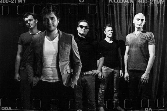 Її склад сьогодні такий: Олексій Ялинської - вокал, семпли, Валентин Вишневський - гітара, Андрій Соколов - клавішні, семпли, бек-вокал, Дмитро Вовк - ударні, Євген Лисий - бас