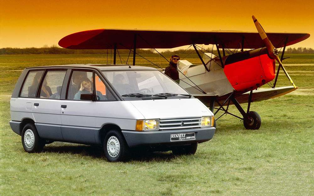 «За кермом» простежив їх еволюцію в нашій країні