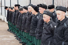 Троє неповнолітніх в одній з виховних колоній Краснодарського краю спробували розкрити собі вени на знак протесту проти заборони на купівлю сигарет