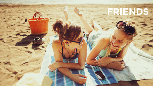 Від нього відходять дві пари наушніков- гудзиків, які розміщуються всередині вушної раковини