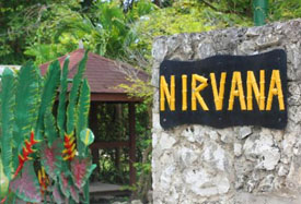 Nirvana на пляжі в Негрилі, Ямайка є інтимною і унікальною un-hotel beachfront власність, що всесвітньо відомий старий стиль Negril атмосферу