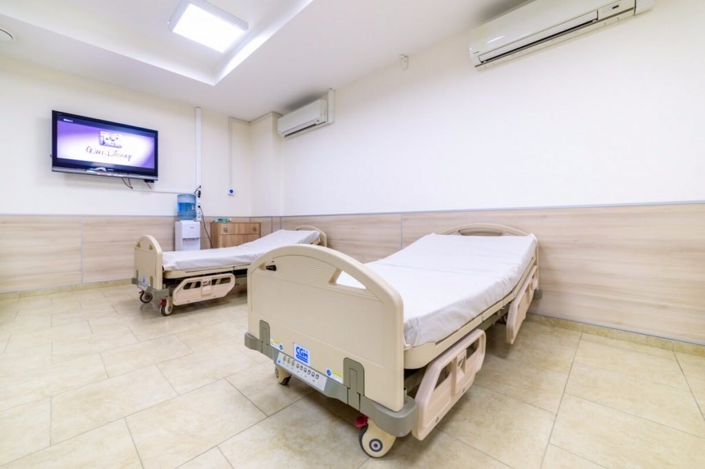 З собою Вам так само необхідно буде взяти халат, футболку, шкарпетки і тапочки