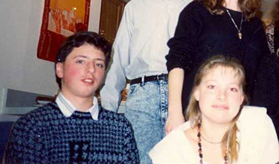 Бабусі довелося вчитися водити машину і здавати на права, щоб возити онука до школи