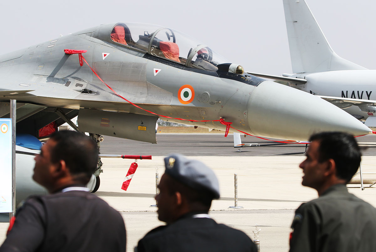 І ось   індійські партнери   зіскочили з цієї теми », - пояснює Лукашевич