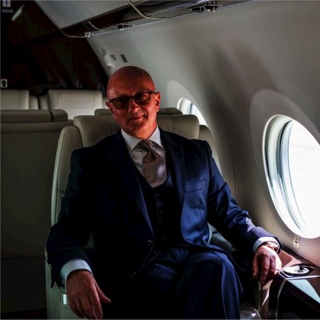 Він, до речі, чоловік сестри Ангерта, Анни Ангерт (Попівкер)