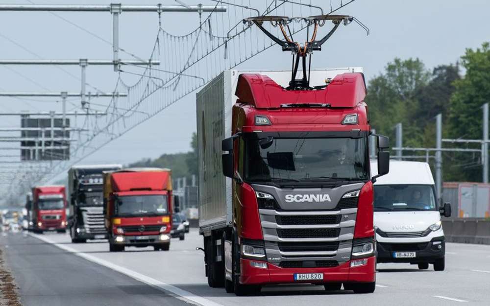 Водій зможе передати контроль електроніці, коли автомобіль виявиться на трасі