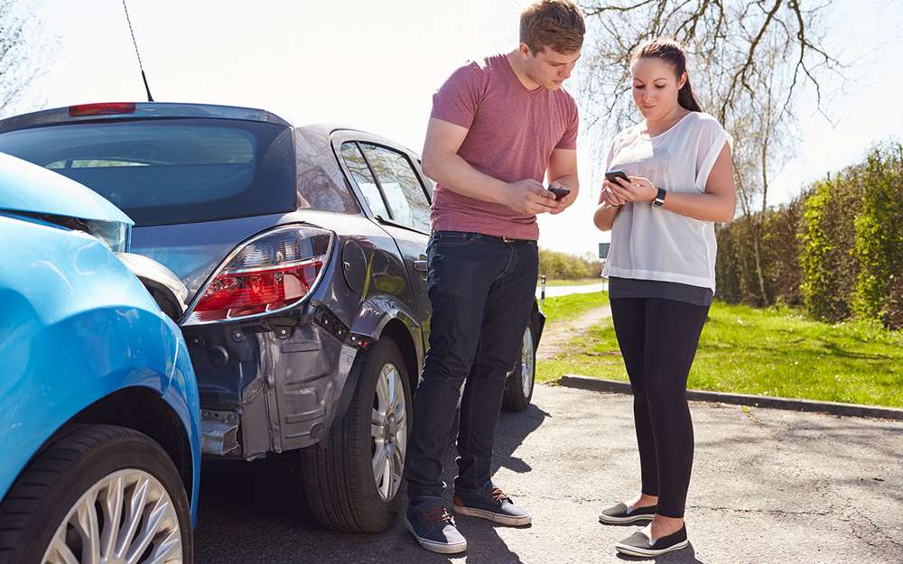 Цілісний дисплей, орієнтований на водія, з ергономічним і інтуїтивно зрозумілим управлінням - такий бачать приладову панель творці нового BMW iNEXT