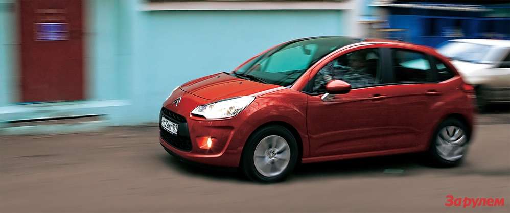 Разом з пристрасною іспанської мелодією зазвучала романтична французька пісня «Сітроена-С3» і італійська арія «Фіата-Пунто»