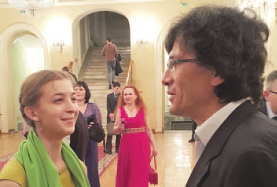 Залишається робити саму церемонію менш пафосно (як я зрозумів, бюджет разового заходу більше бюджету хорошого журналу за рік і перевищує бюджет ТРВ-Наука за весь час існування)