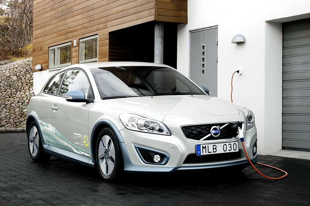 Шведський виробник автомобілів збирається скласти конкуренцію підрозділам M і AMG