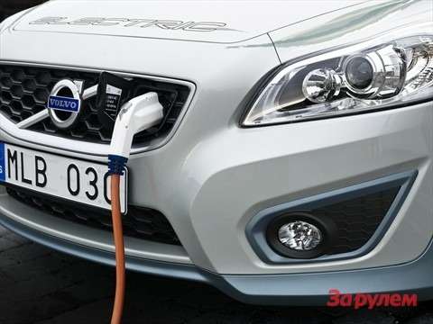 Влітку 2013 року 100 оновлених електромобілів Volvo C30 Electric будуть запропоновані за лізинговою програмою клієнтам в Європі