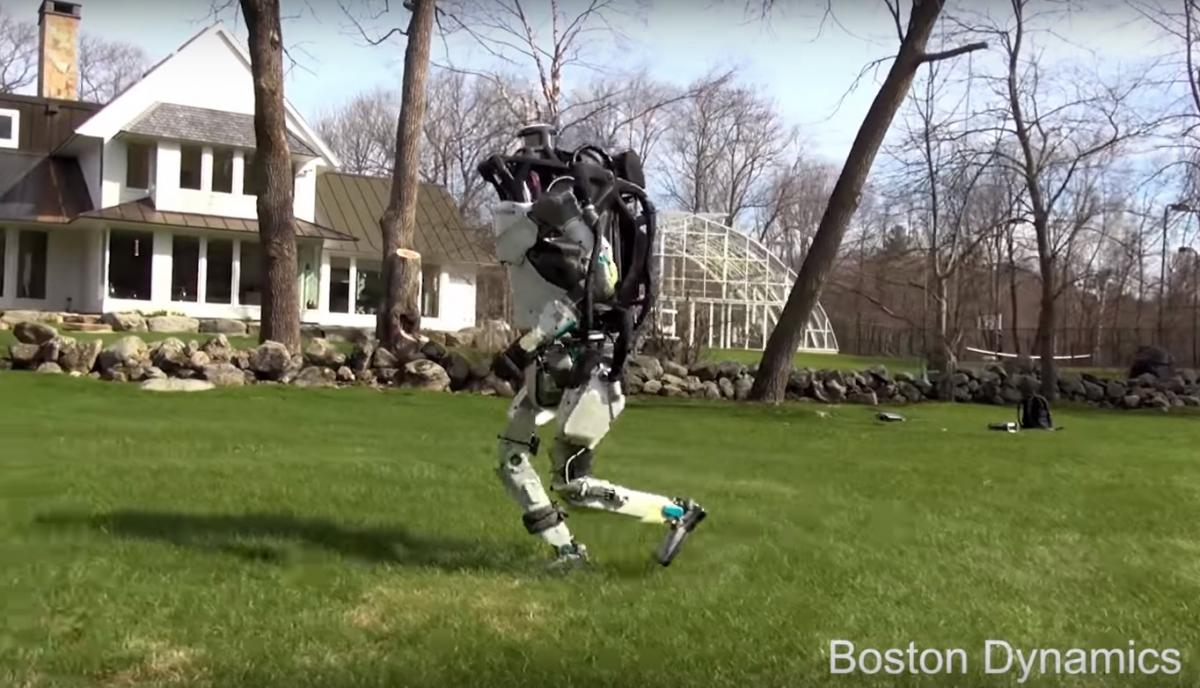 Boston Dynamics продемонструвала нове вміння гуманоїдного робота Atlas - біг по горизонтальних і похилих поверхнях