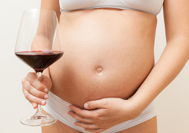 Вдалося з'ясувати, що діти, народжені матерями, вживали помірну кількість алкоголю, краще розмовляли, знали більше букв і цифр, кольорів, ніж діти, чиї мами під час вагітності відмовилися від алкоголю