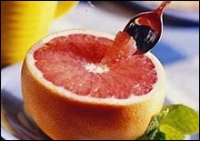 Споживання в їжу великої кількості грейпфрутів може збільшити ризик виникнення раку грудей