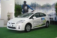 Головною визначною пам'яткою експозиції Toyota був стенд Prius, оформлений в еко-стилі