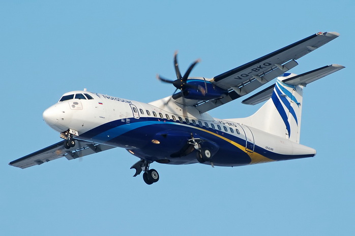 Польоти виконуються на повітряних судах ATR-42-500 в компонуванні на 46 крісел