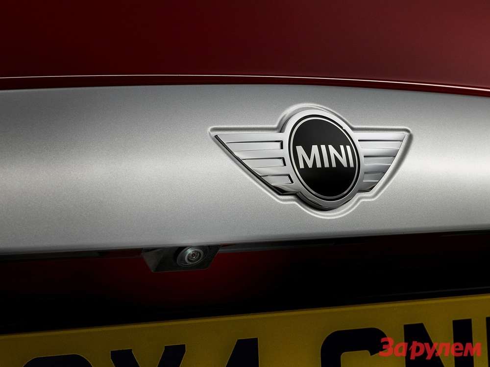 У Великобританії п'ятидверний MINI почнуть продавати восени за ціною від 15 900 фунтів стерлінгів (26 630 доларів США) за версію Cooper