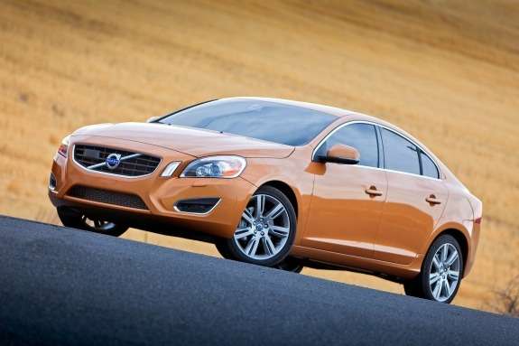 Російське представництво Volvo оприлюднило нові рекомендовані роздрібні ціни на автомобілі 2013 модельного року, а також оголосило, що в РФ паче не будуть офіційно продаватися седан Volvo S40 і універсал V50