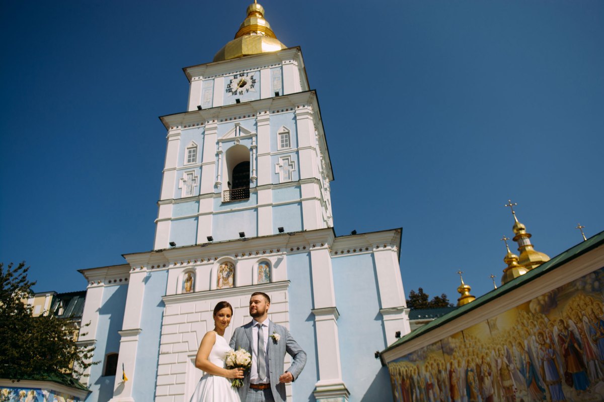 Весільна фотосесія на Володимирській гірці дозволить вам отримати хороші фотографії при мінімальних витратах часу на пересування