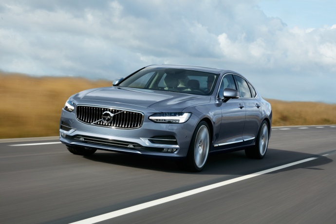 Volvo представила нову версію седана S90, головною особливістю якого є відсутність переднього пасажирського сидіння