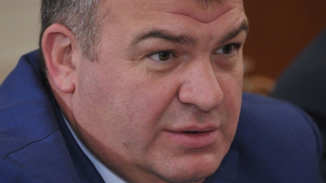 При цьому Рівкін заявив, що екс-міністр з'явиться на допит у справі «Оборонсервіс», який призначений на п'ятницю - по ньому Сердюков проходить в якості свідка