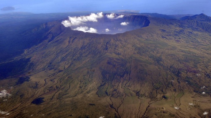Виверження забрало життя близько 71 тисяч осіб, клуби чорного диму можна було спостерігати на островах, розташованих досить далеко від вулкана