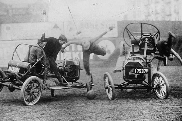 Гра в поло на автомобілях (1910-е)