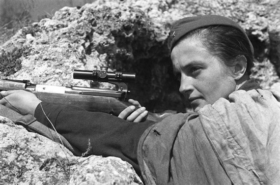 На рахунку Героїні Радянського Союзу   Людмили Михайлівни Павліченко   - 309 убитих німецьких солдатів і офіцерів, з них 38 ворожих снайперів, що робить її найуспішнішою з жінок-снайперів